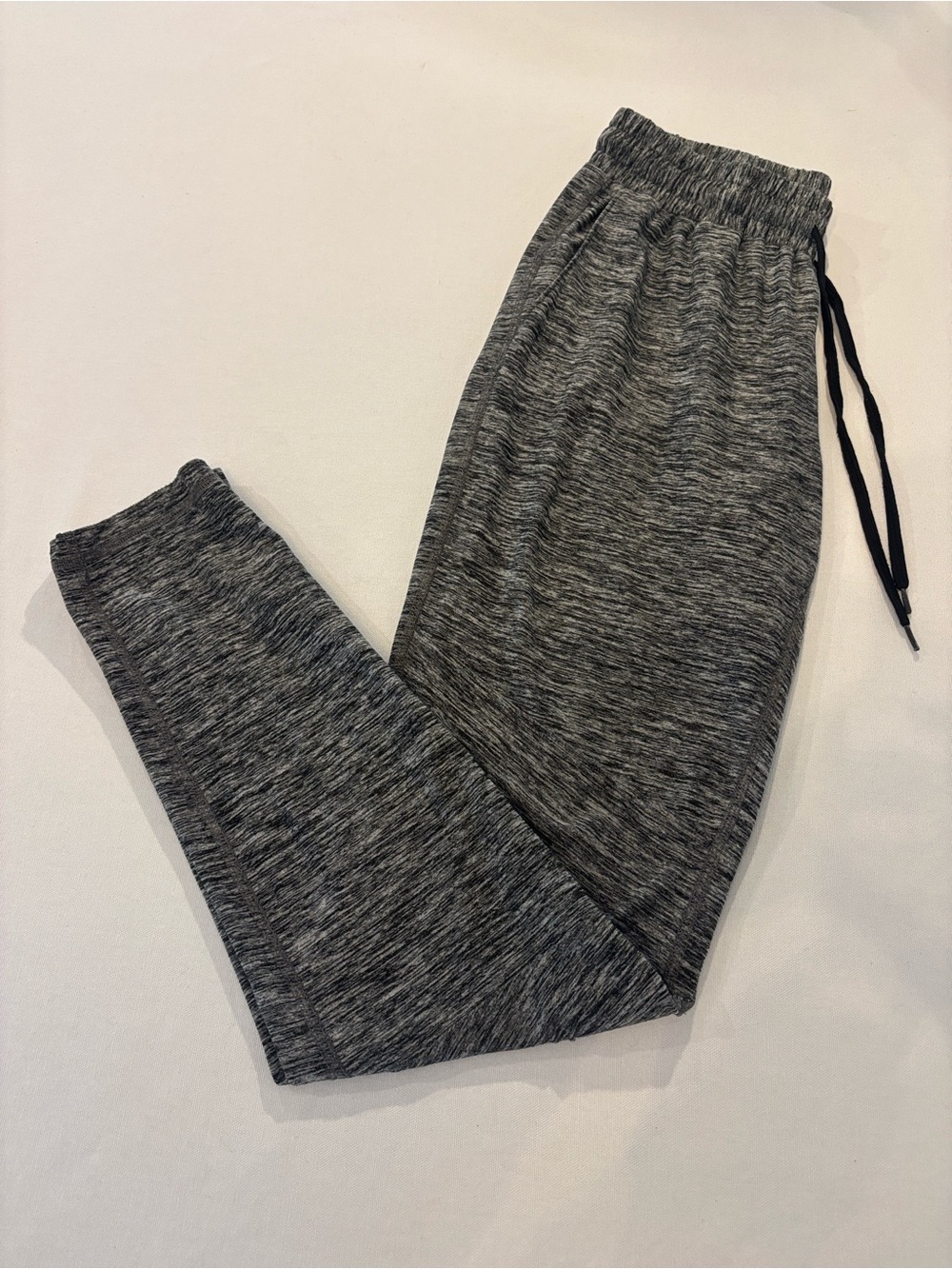 Outdoor Voices Women’s Charcoal Heather Gray Lightweight Joggers. Size Small